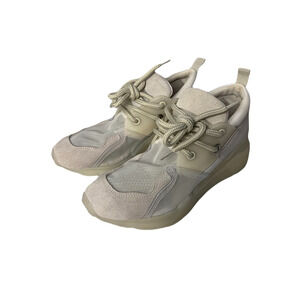 Steve Madden Womens Size 6.5M Beige Casual Sneakers